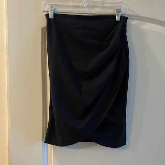 Skirt Jiki Monte Carlo made in France. Back zip size 40 . Cross cross front - Picture 1 of 3